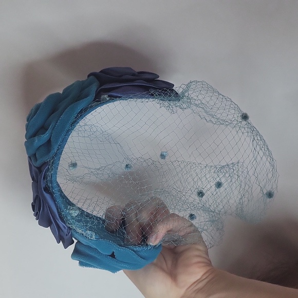 Vintage Hat with Veil 1940s Teal Blue Velvet Silk Flower Net Hat Very good - Picture 14 of 17